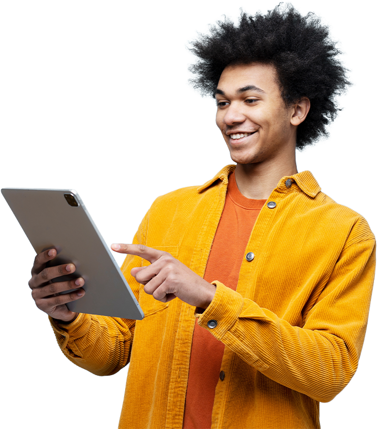 Enrollment Junger fröhlicher Mann tippt auf Tablet