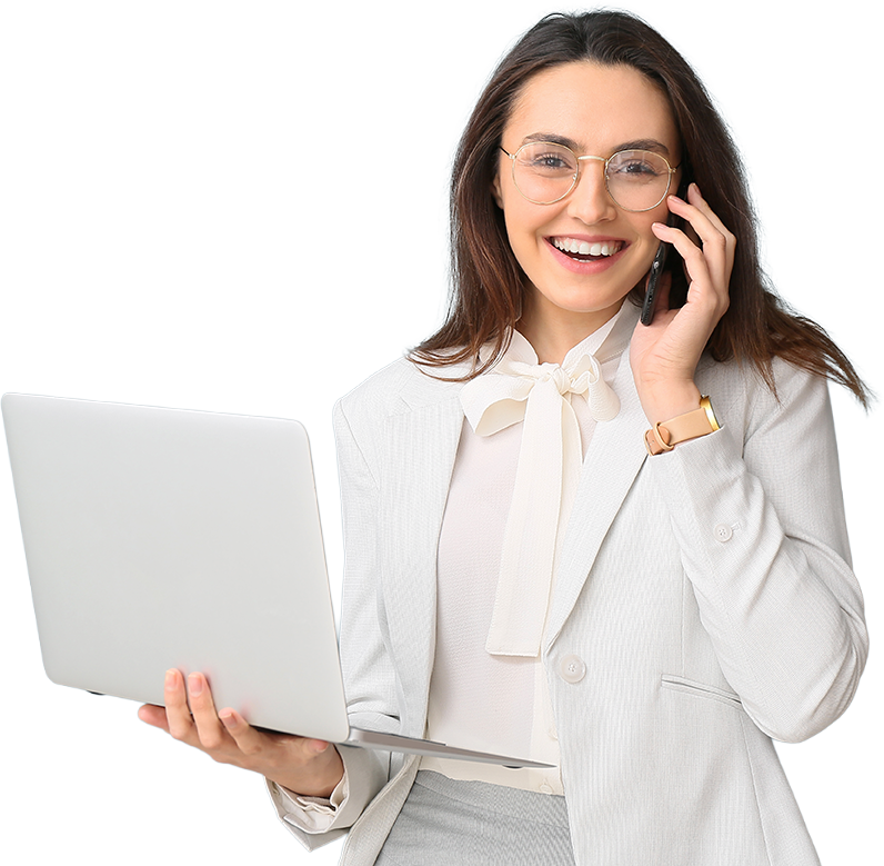 End of Life Management Eine junge Frau mit Laptop in der Hand, während sie telefoniert